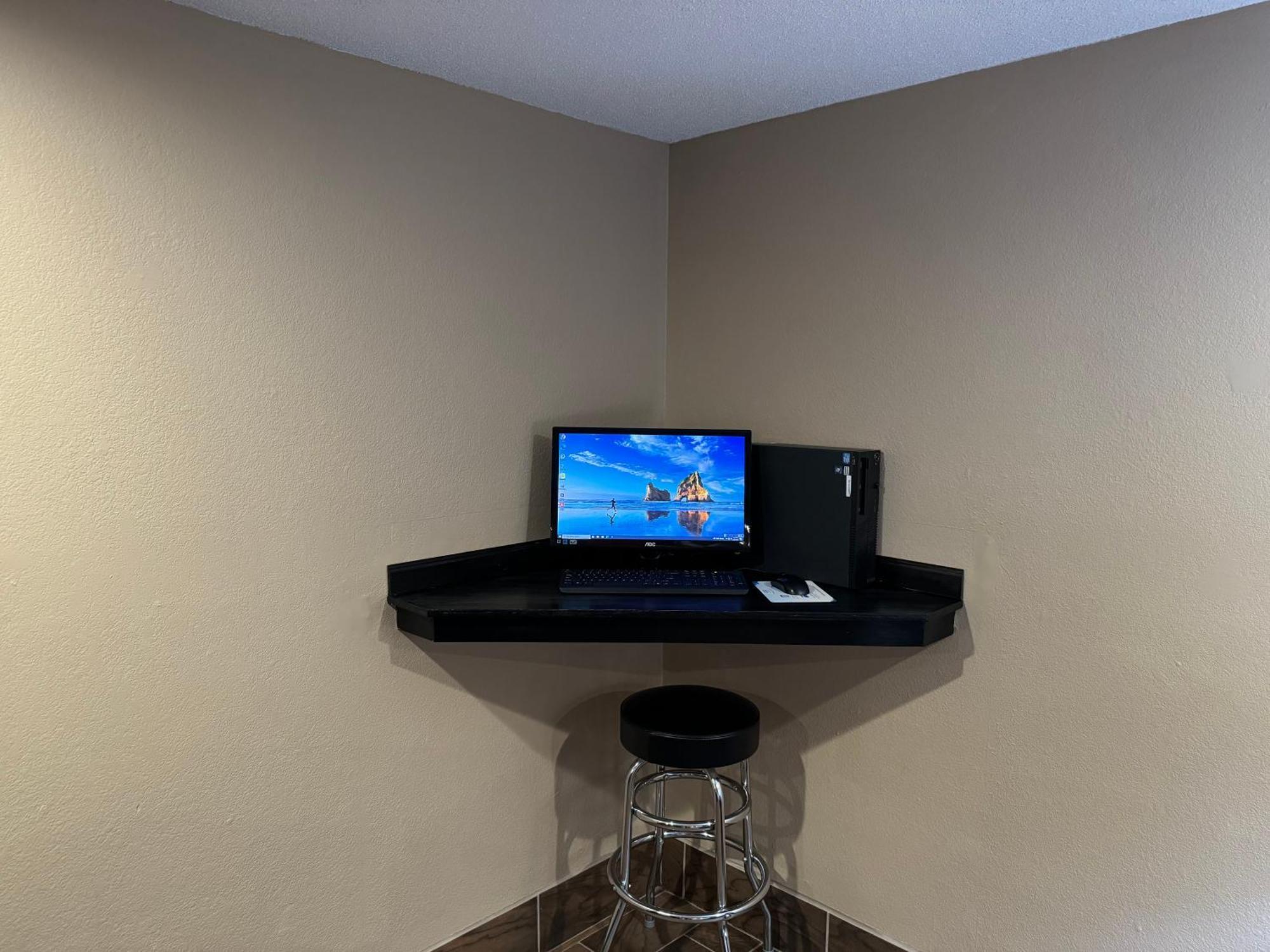 Super 8 By Wyndham Winfield-Quail Ridge Area Hotel Luaran gambar