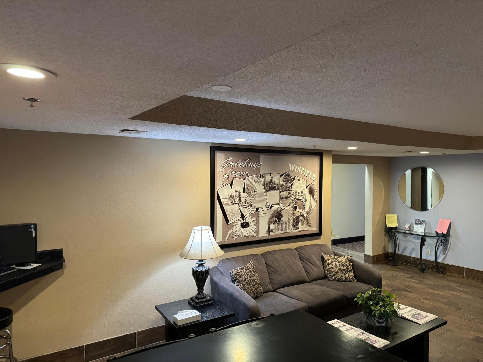 Super 8 By Wyndham Winfield-Quail Ridge Area Hotel Luaran gambar