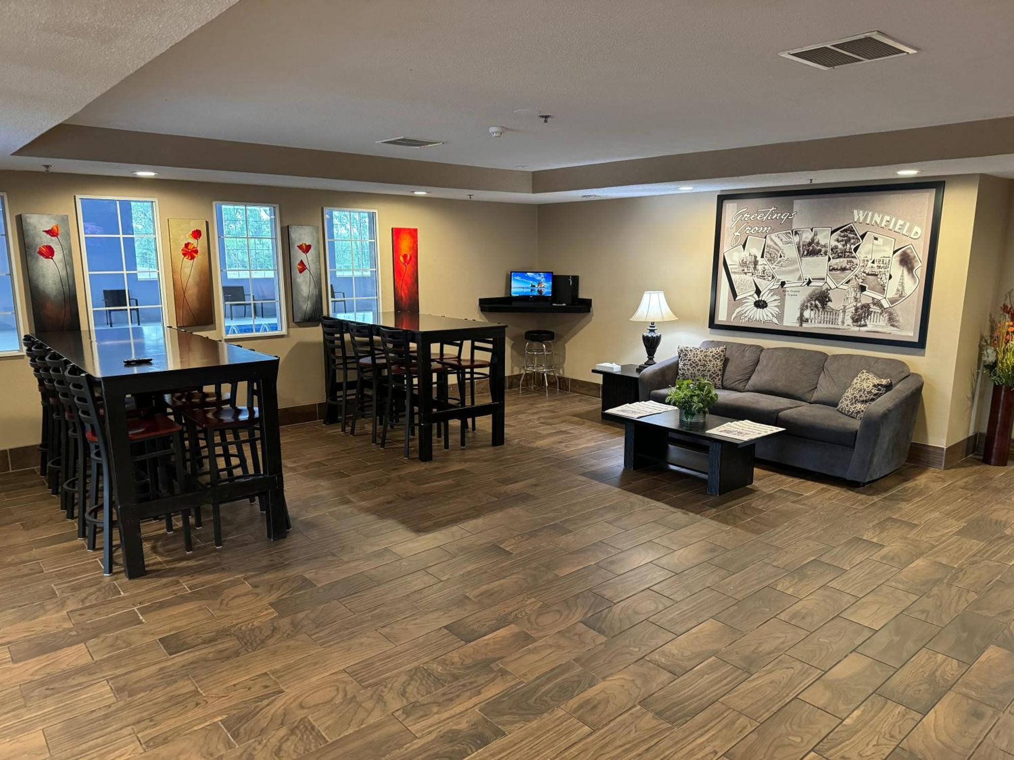 Super 8 By Wyndham Winfield-Quail Ridge Area Hotel Luaran gambar